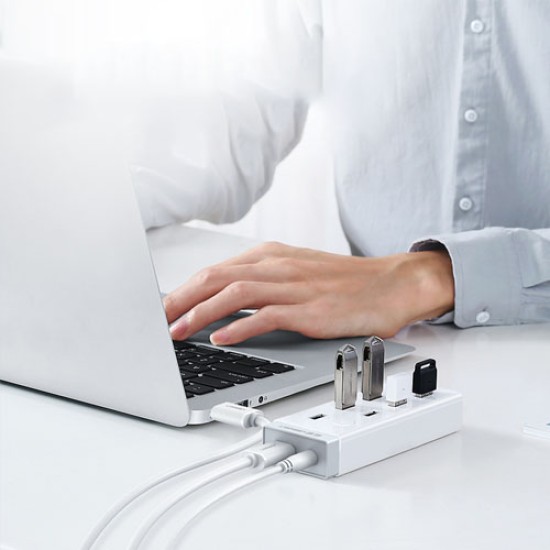 UGREEN 7 PORT USB 3.0 HUB CR116 (30303) UGREEN 7 PORT USB 3.0 HUB CR116 (30303)